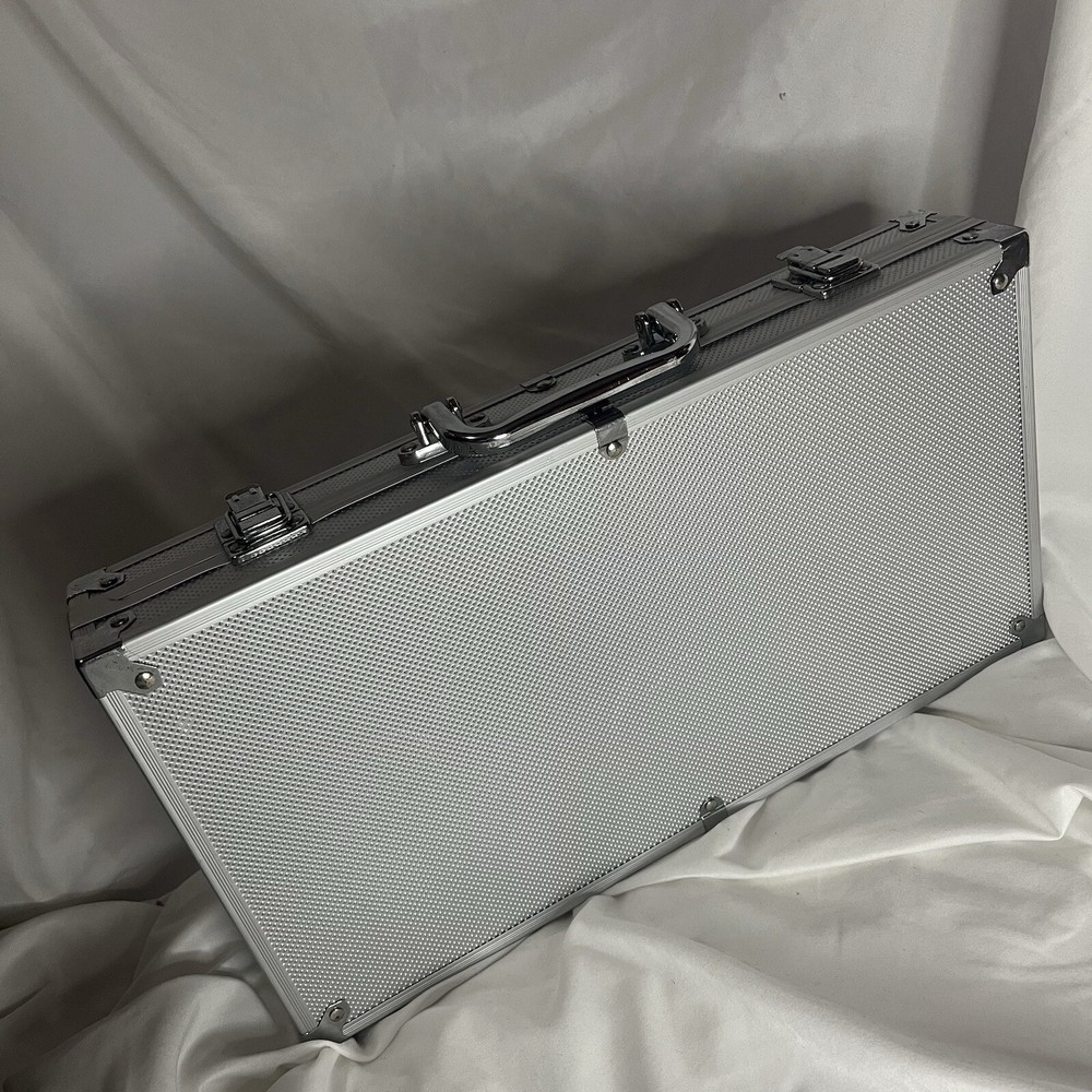 Poker Set with Metal Case
