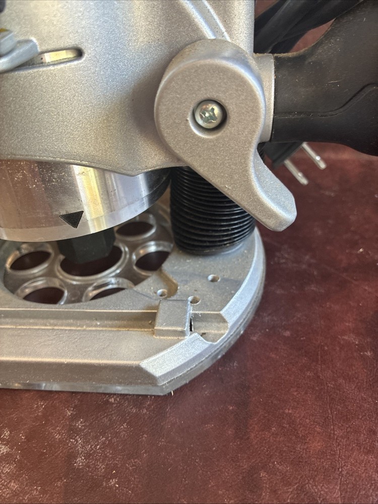 Craftsman 320.27666 Variable Speed Plunge Router