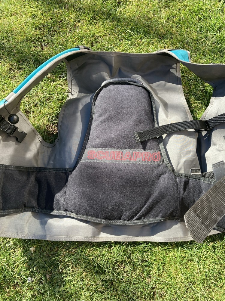 SCUBAPRO Finseal Scuba Diving Buoyancy Compensator BCD - Size Medium (M) Dive BC