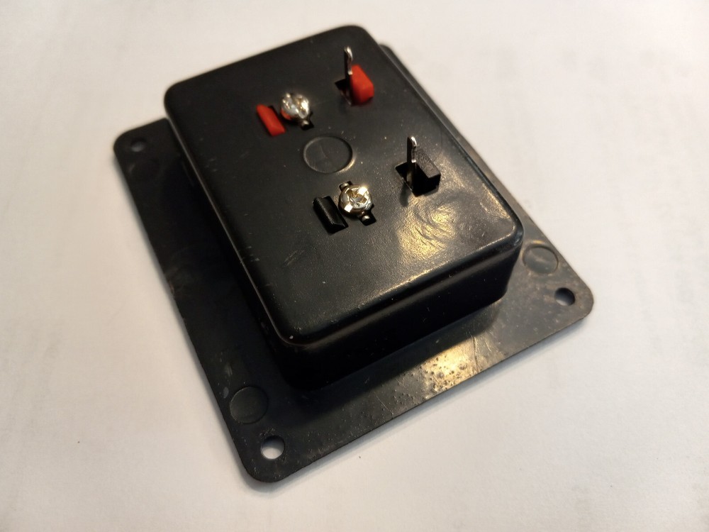 Recessed Push-Terminal Speaker Wire Connector Panel With Red & Black Terminals