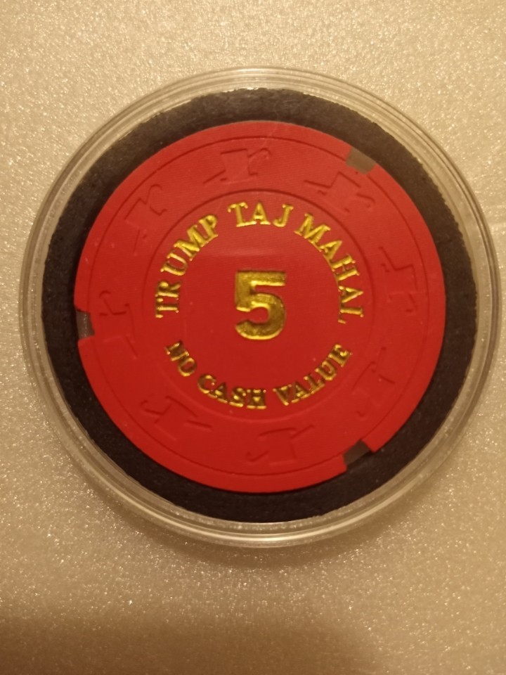 TRUMP TAJ MAHAL SET OF 5 NCV CHIPS