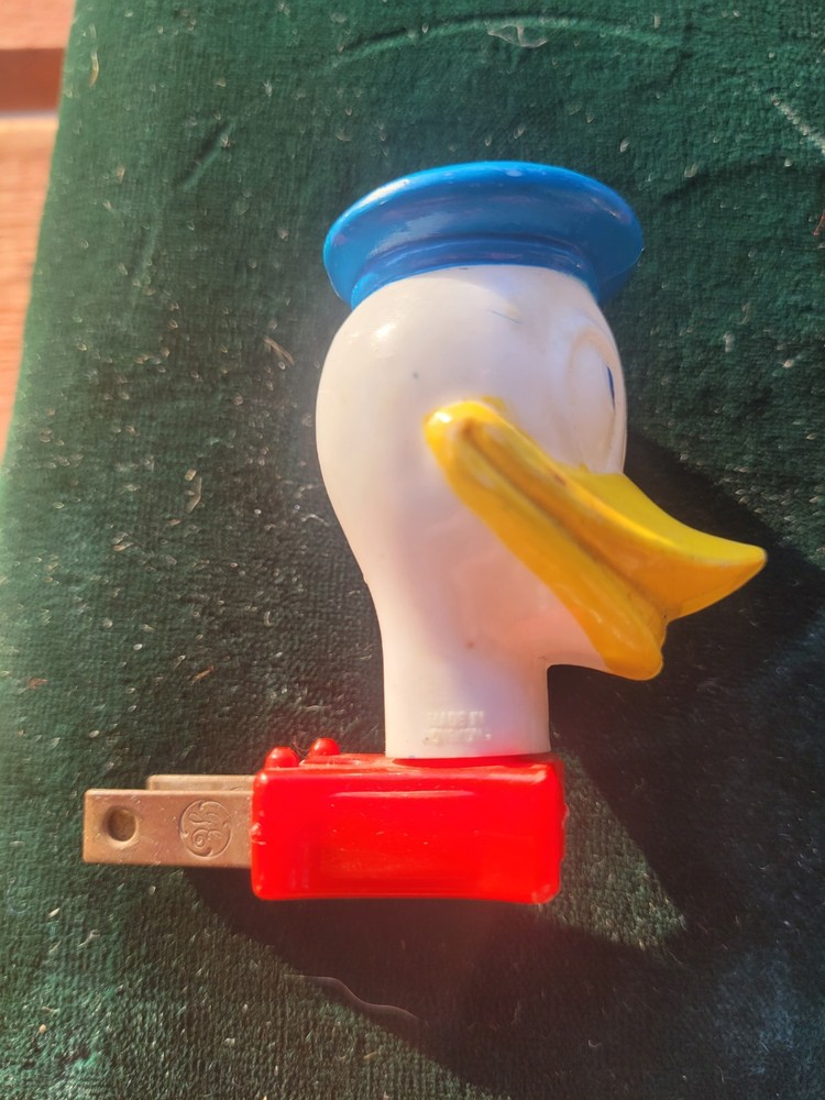 Vintage Donald Duck Head Plug In Night Light