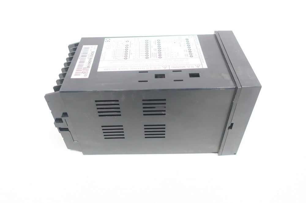 Yamatake DCP2160DK09E00300 Temperature Controller