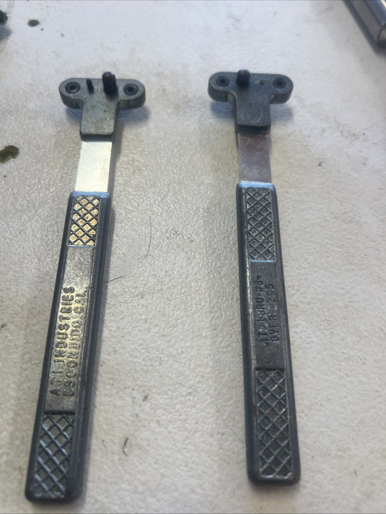 TWO-LUG PLATE NUT DRILL JIG 8-32