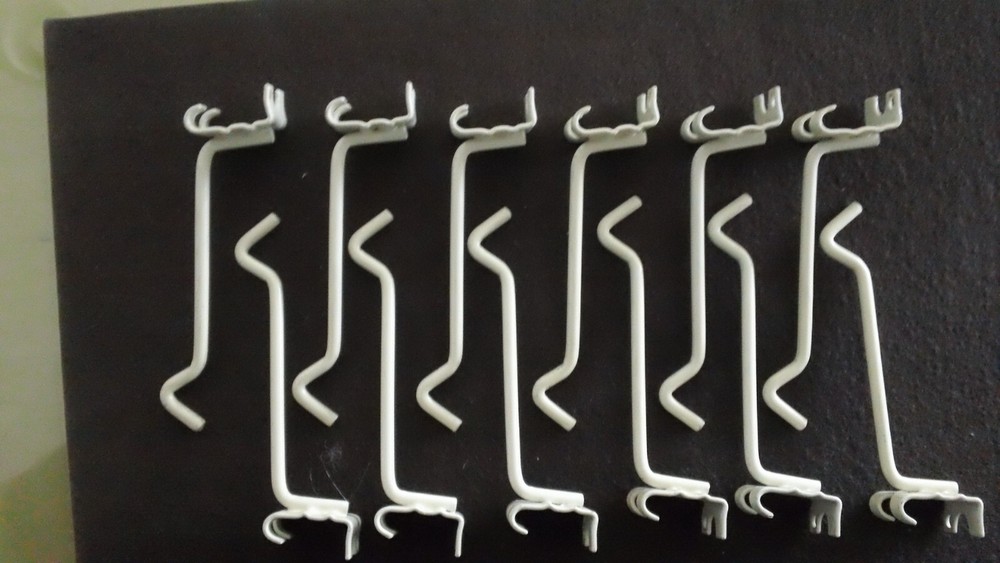 12 Econoco 4” Panel Gridwall Panel Display Hooks, 12 Grid Hooks