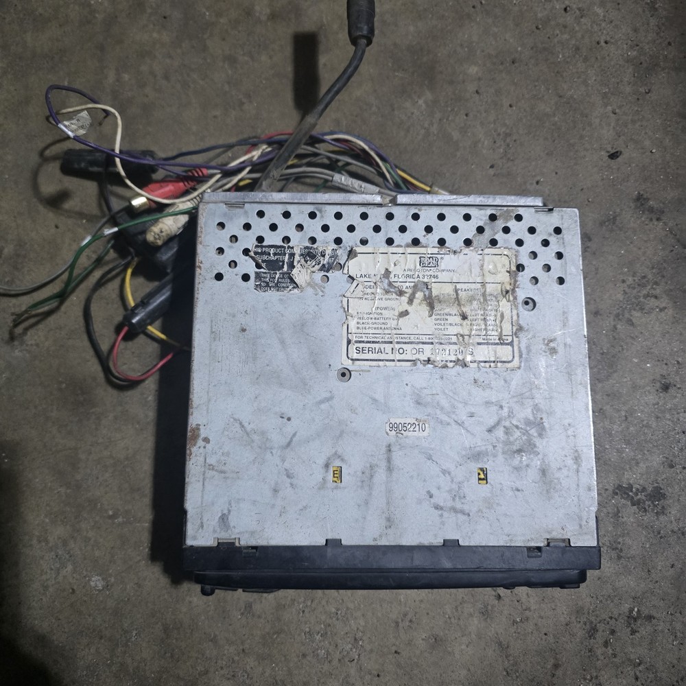 ROAD GEAR CAR STEREO RGCD 410 - UNTESTED READ!