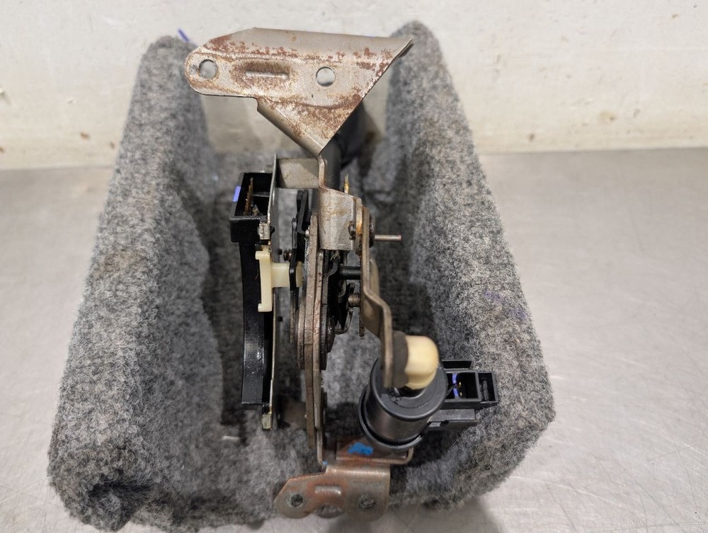 96 CHEVY CORVETTE C4 AUTOMATIC TRANSMISSION SHIFTER