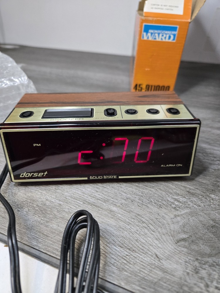 Dorset Solid State Alarm Clock Model 526N (Great Condition) w/box UL