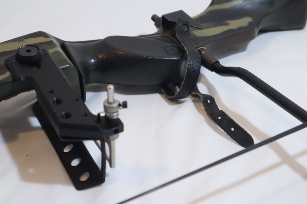 ROBIN HOOD PHOENIX COMPOUND BOW (CAMOFLAGE) ***