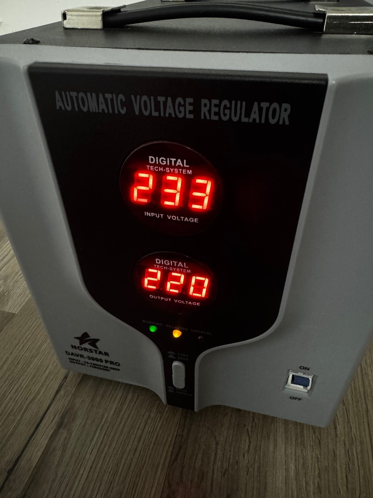 Norstar DAVR-3000 PRO 3000W Digital Automatic Voltage Regulator Transformer 110/