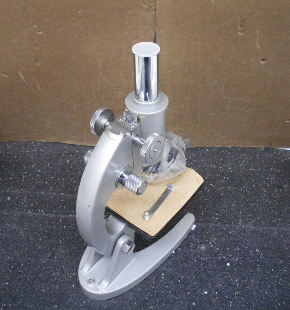 Student Microscope w/ 3 Objectives B-26 4x10x10