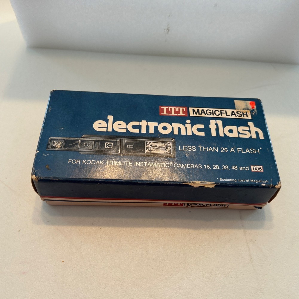 ITT Magicflash 208 Electronic Flash for Kodak Trimlite Instamatic Cameras NOS