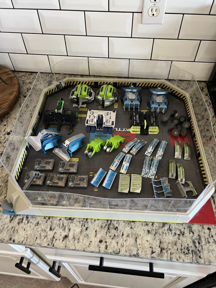 Hexbug Battle Bots Lot Pro Arena Bots Controllers Push Bots