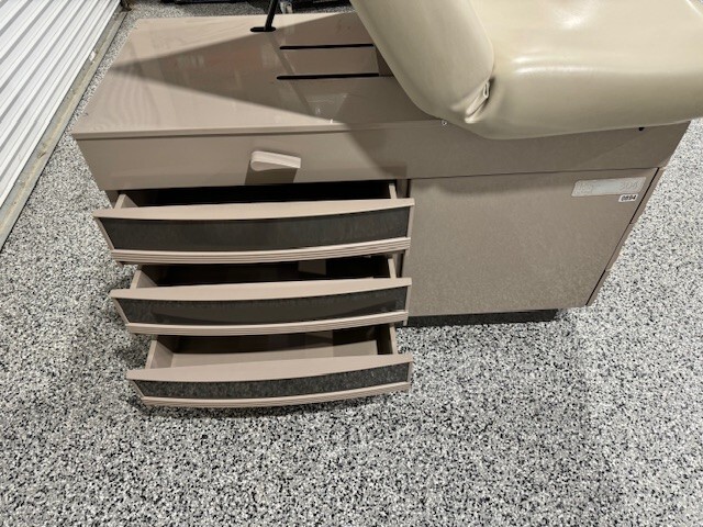 Ritter 304 Exam Table