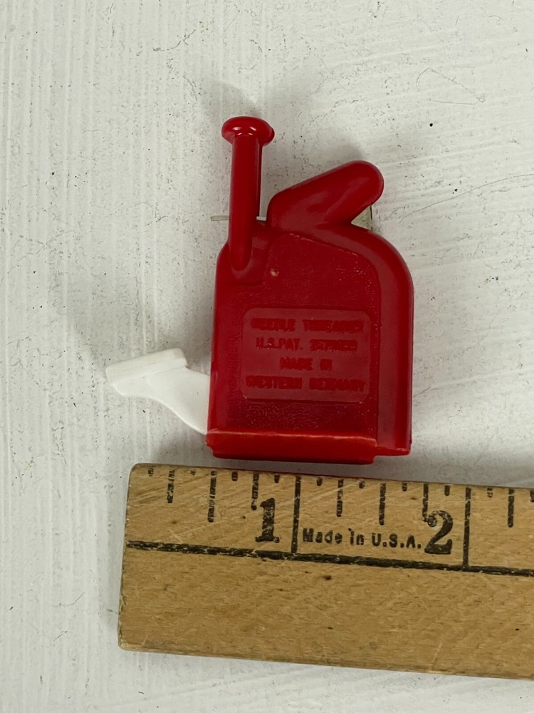 Vintage 2" Automatic Sewing Multipurpose Needle Threader Red