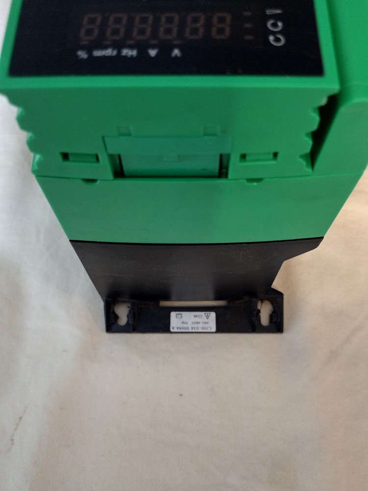 CONTROL TECHNIQUES Commander C C200- 034 00094 A 11A 5HP 380/480V