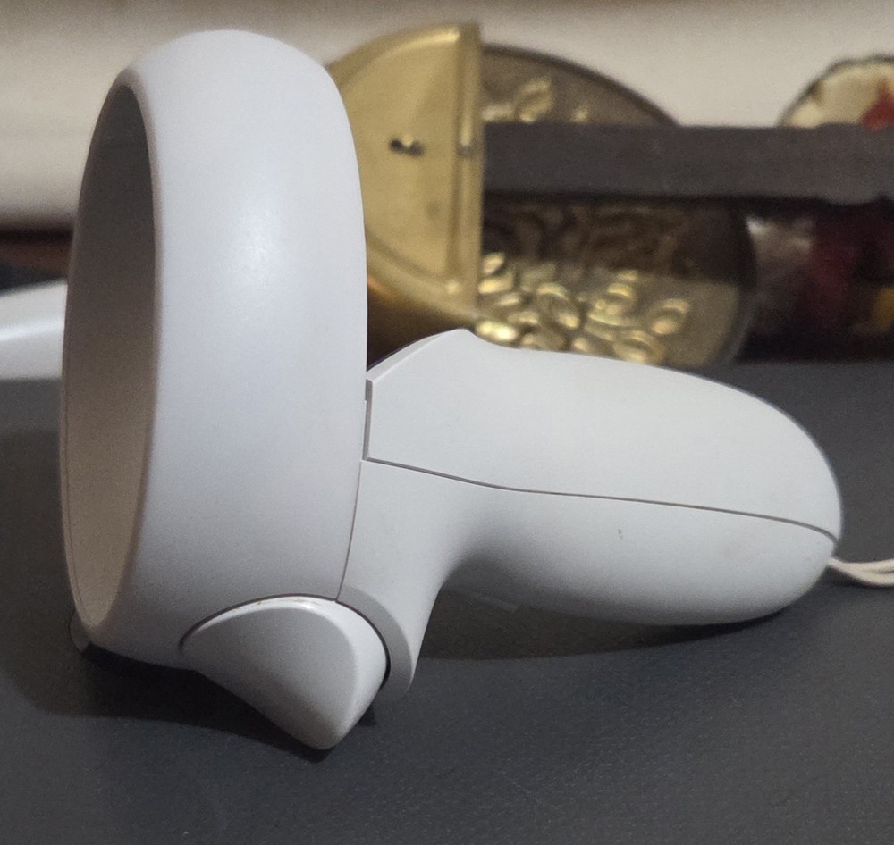 Meta Oculus Quest 2 Left Touch Controller White
