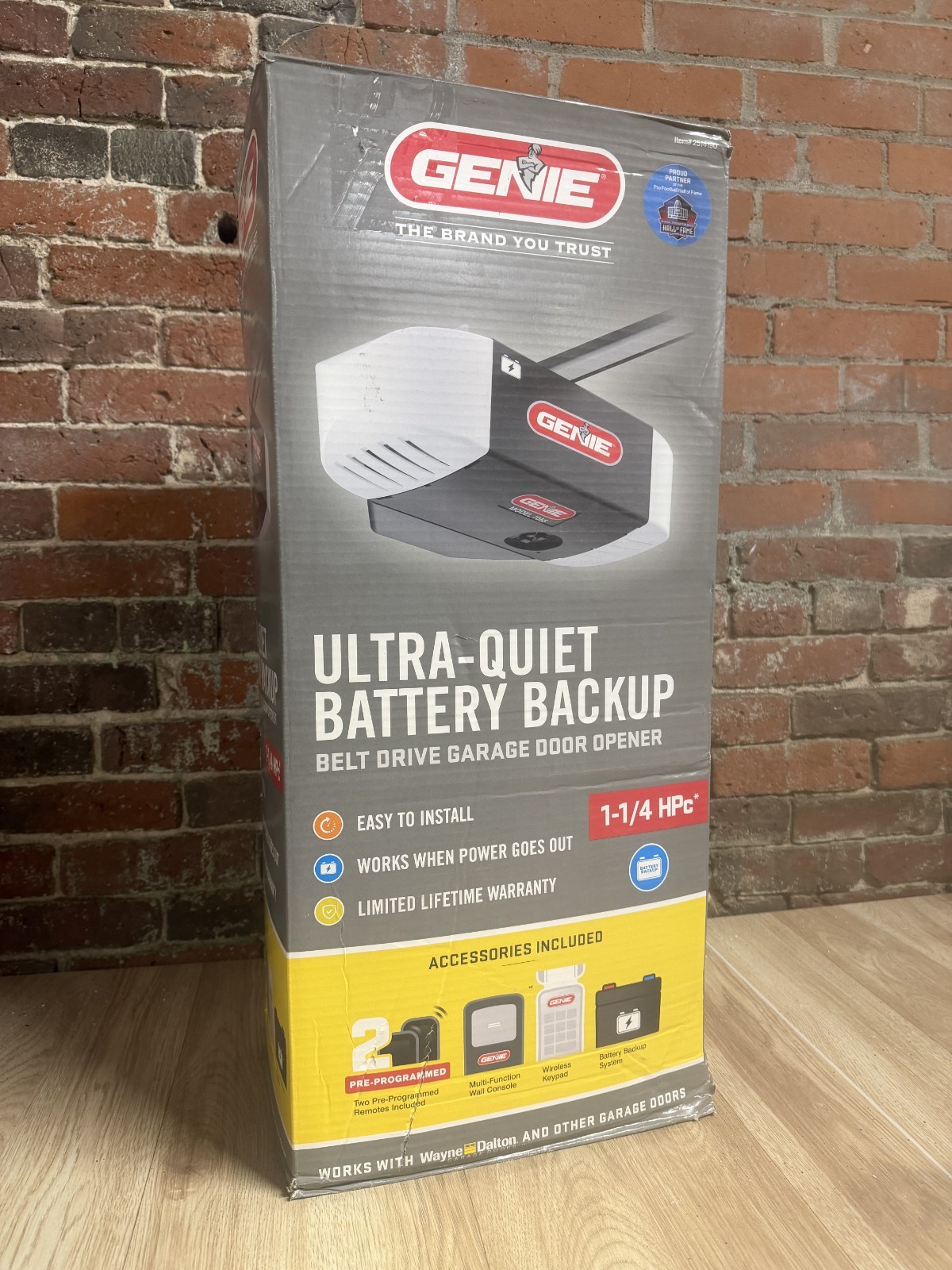 Genie Garage Door Opener and Battery Back-Up, 1 1/4 HPc Belt drive, 38959Y, NEW