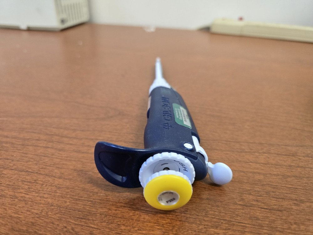 Gilson PIPETMAN L P200 variable adjustable volume Calibrated