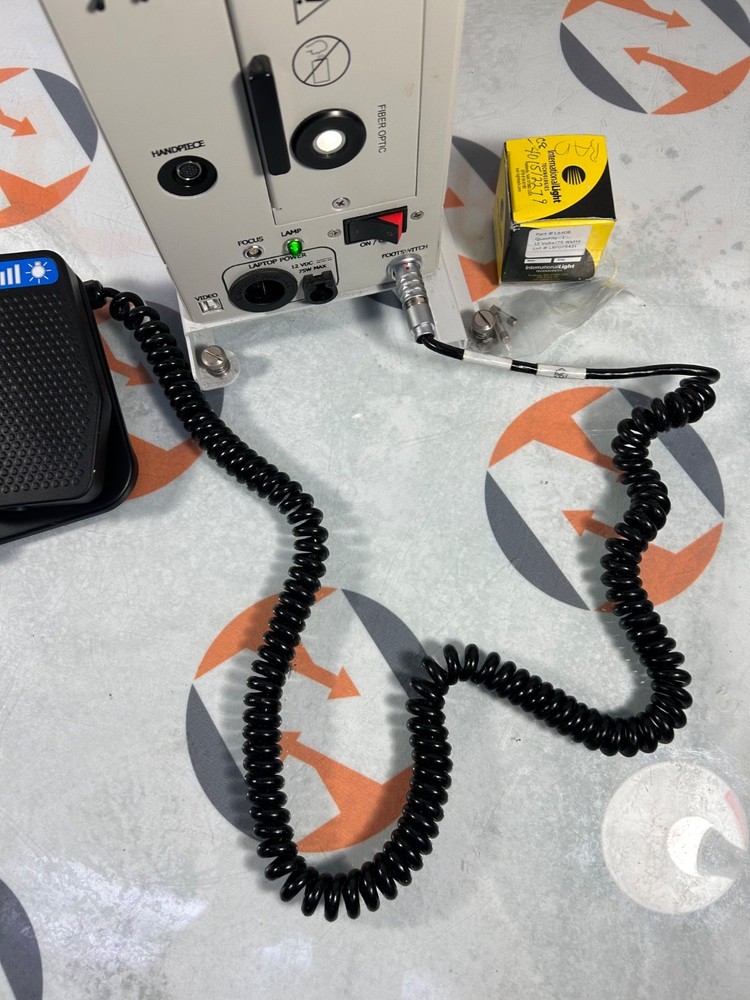 Clarity Retcam Shuttle Light Source and Footswitch