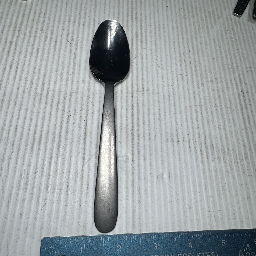 Peer II By Oneida Table Spoon Silverplate