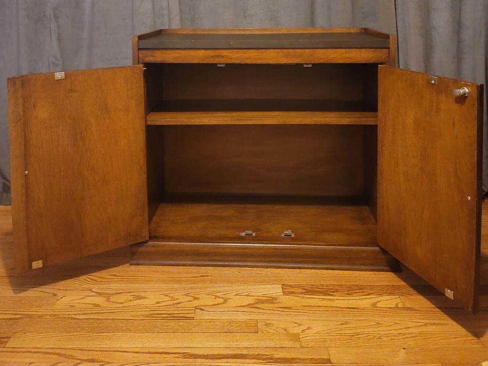 Mid-Century Entryway Sideboard / Bar Cabinet