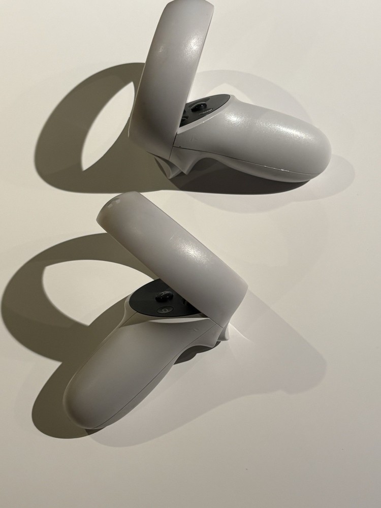 Meta Oculus Quest 2 256GB VR Headset -with Controllers