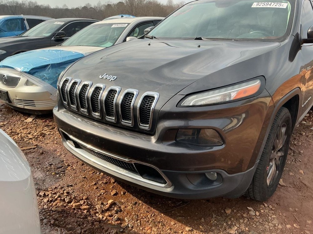 CHEROKEE 2015 Glove Box 4947577