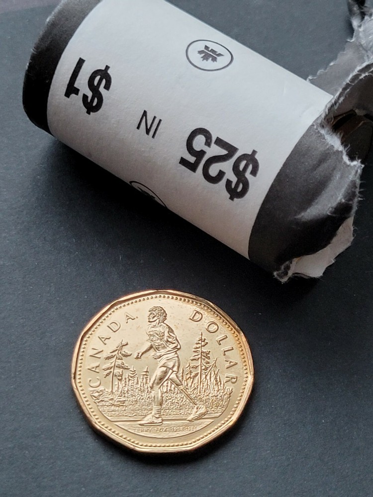 *** CANADA  LOONIE  2005 ***  TERRY  FOX  *** FROM  MINT  ROLL ***