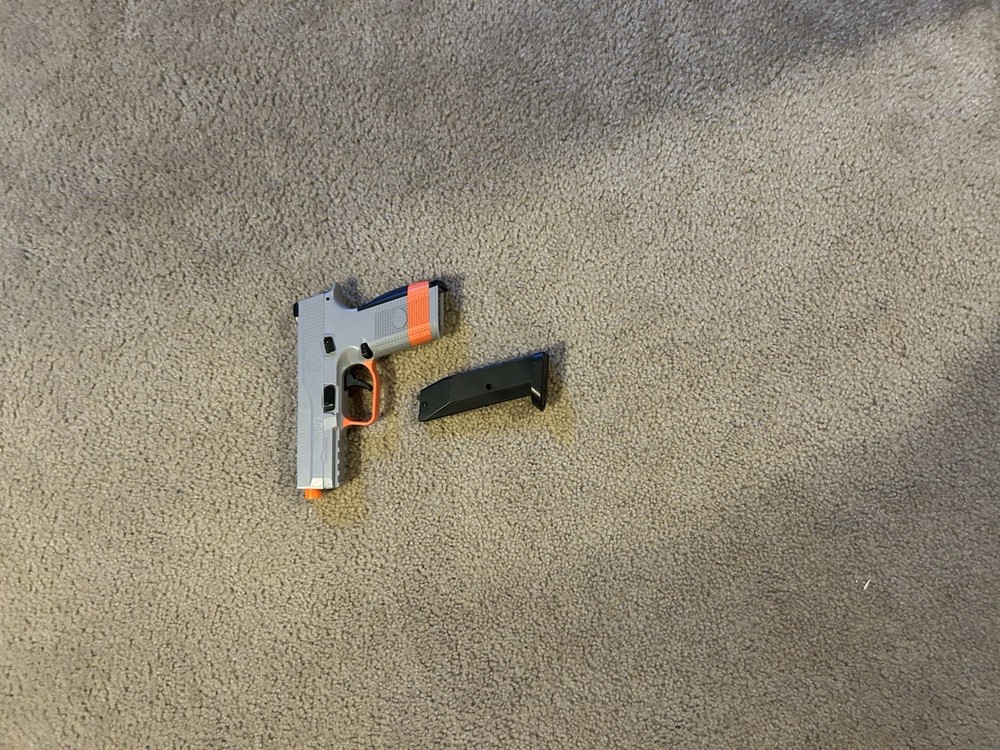 Airsoft Gun Pack relisting for buyer