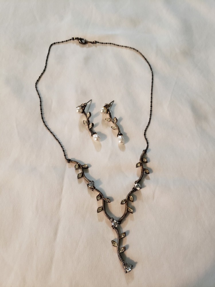 Genuine Crystal 18" Pendant & Earring Set