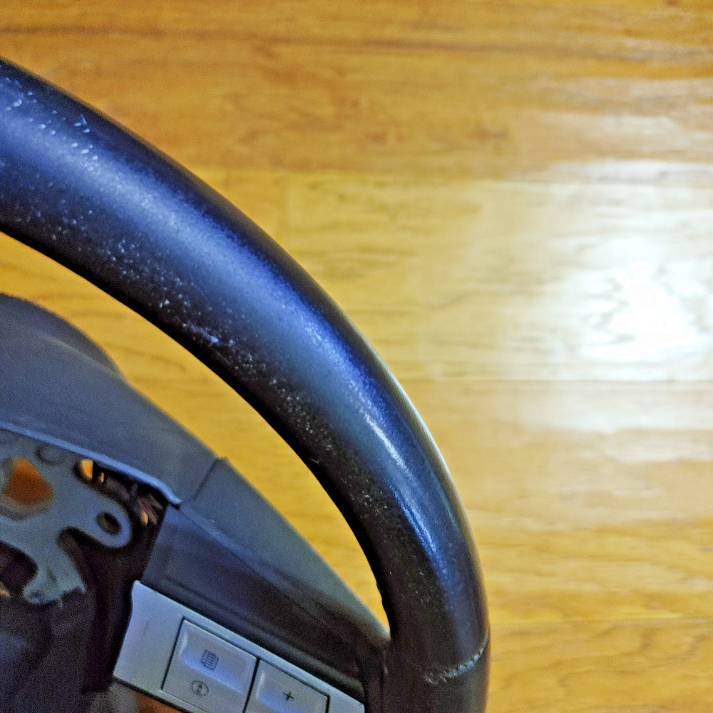 2006-2007 Dodge Charger steering wheel with controls