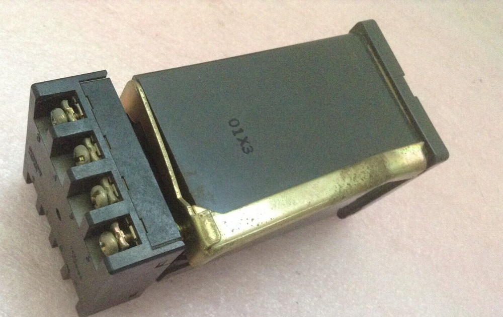 Omron HSC-4034A Timer