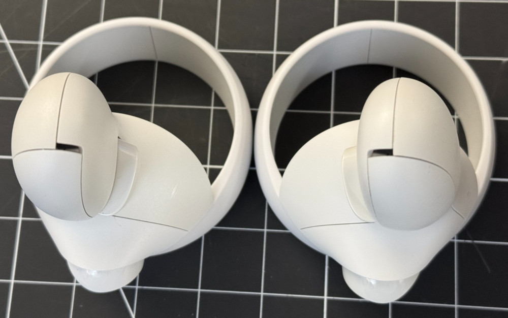 Genuine OEM Oculus Quest 2 Left + Right Controllers Excellent Working Condition