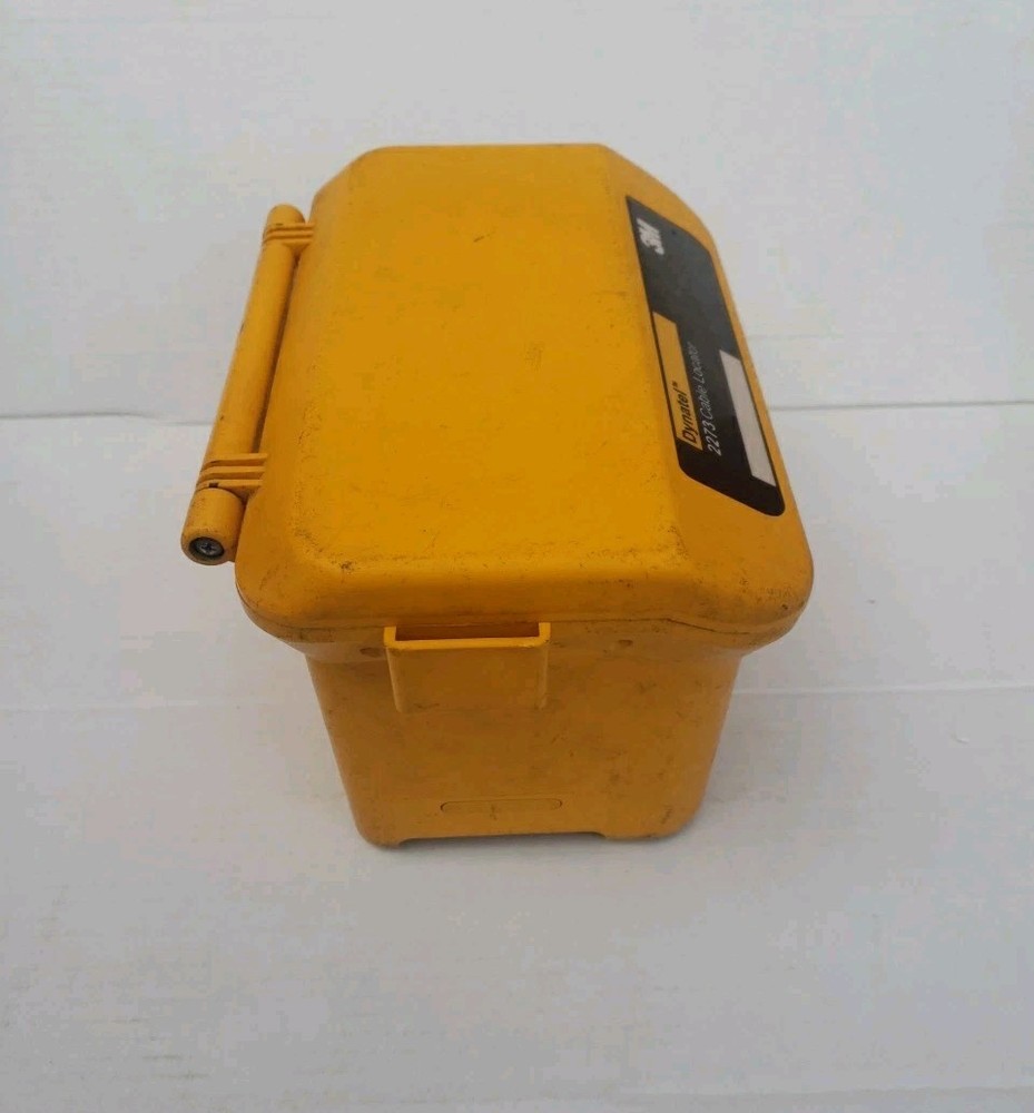 3M Dynatel 2273 Cable Locator Transmitter Unit Compartment Damage