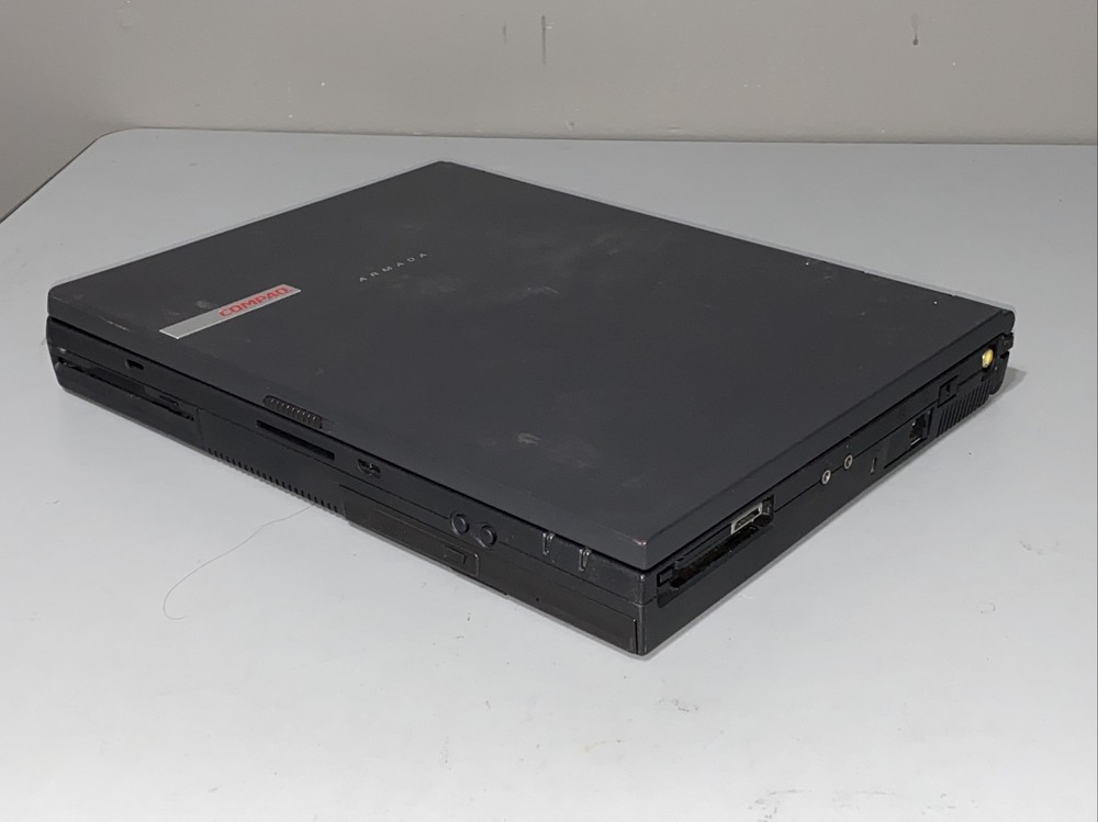 Vintage Compaq Armada E500 PP2060 Laptop Computer Pentium II Windows 98 UNTESTED