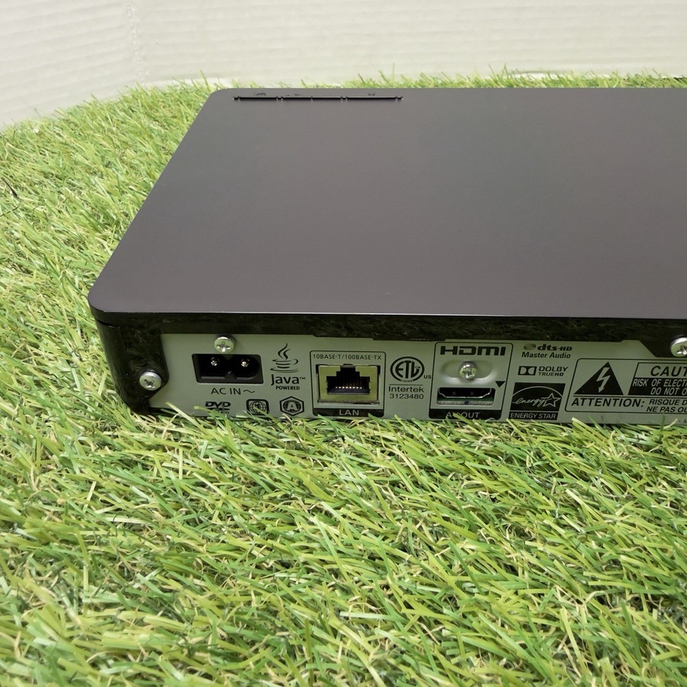 Panasonic Blu-Ray/DVD Player DMP-BD901 w/ Remote