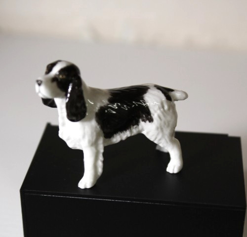 DOLLS HOUSE = CERAMIC HANDPAINTED  SPANIEL