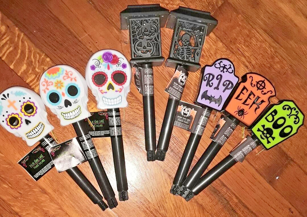 ASSORTED HALLOWEEN OUTDOOR SOLAR LIGHTS