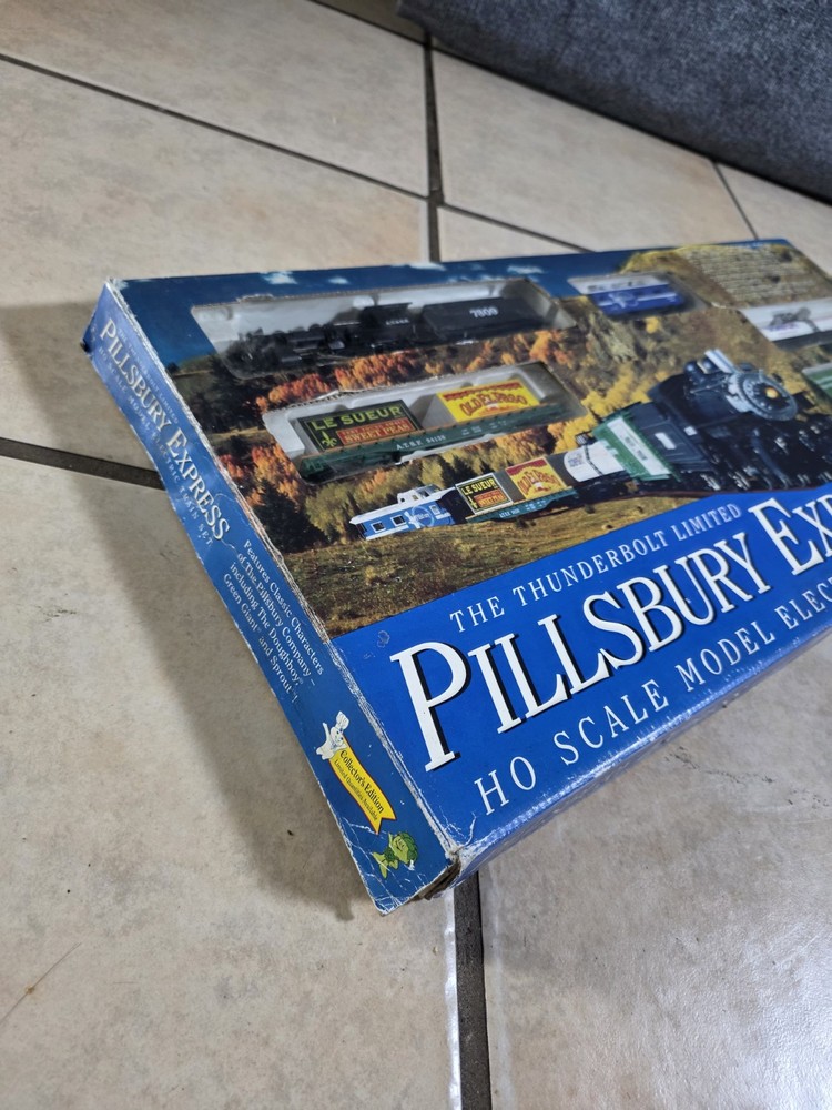 IHC HO - Pillsbury Express Train Set