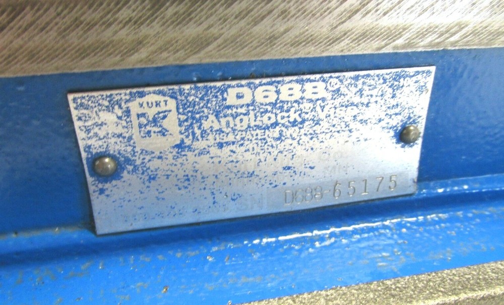 KURT ANGLOCK 6" MILLING MACHINE VISE w/ HANDLE - #D688