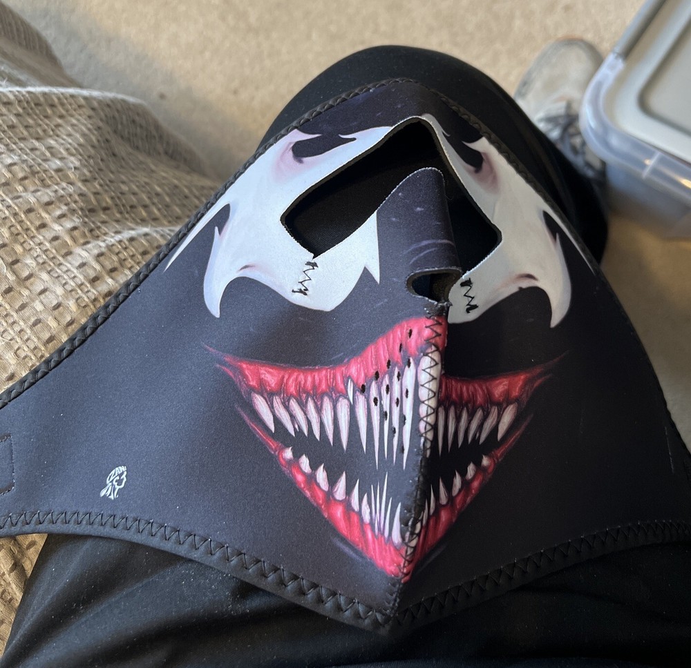 NEOPRENE FACE MASK PREOWNED, Great Condition.