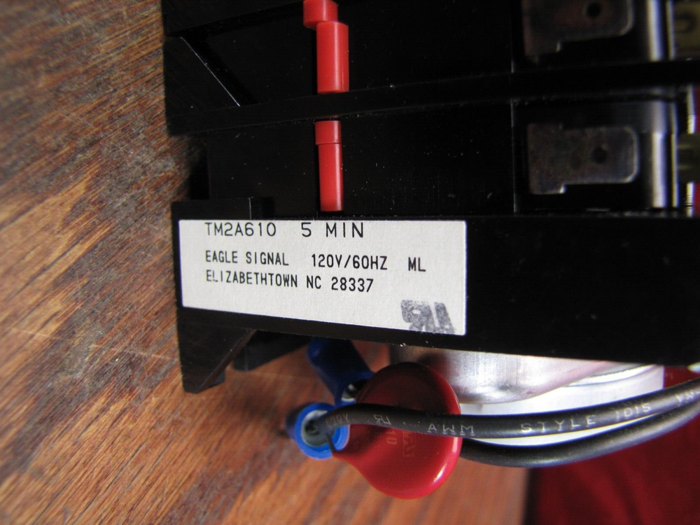 Eagle Signal 5 min Timer TM2A610 Danaher Controls - NIB