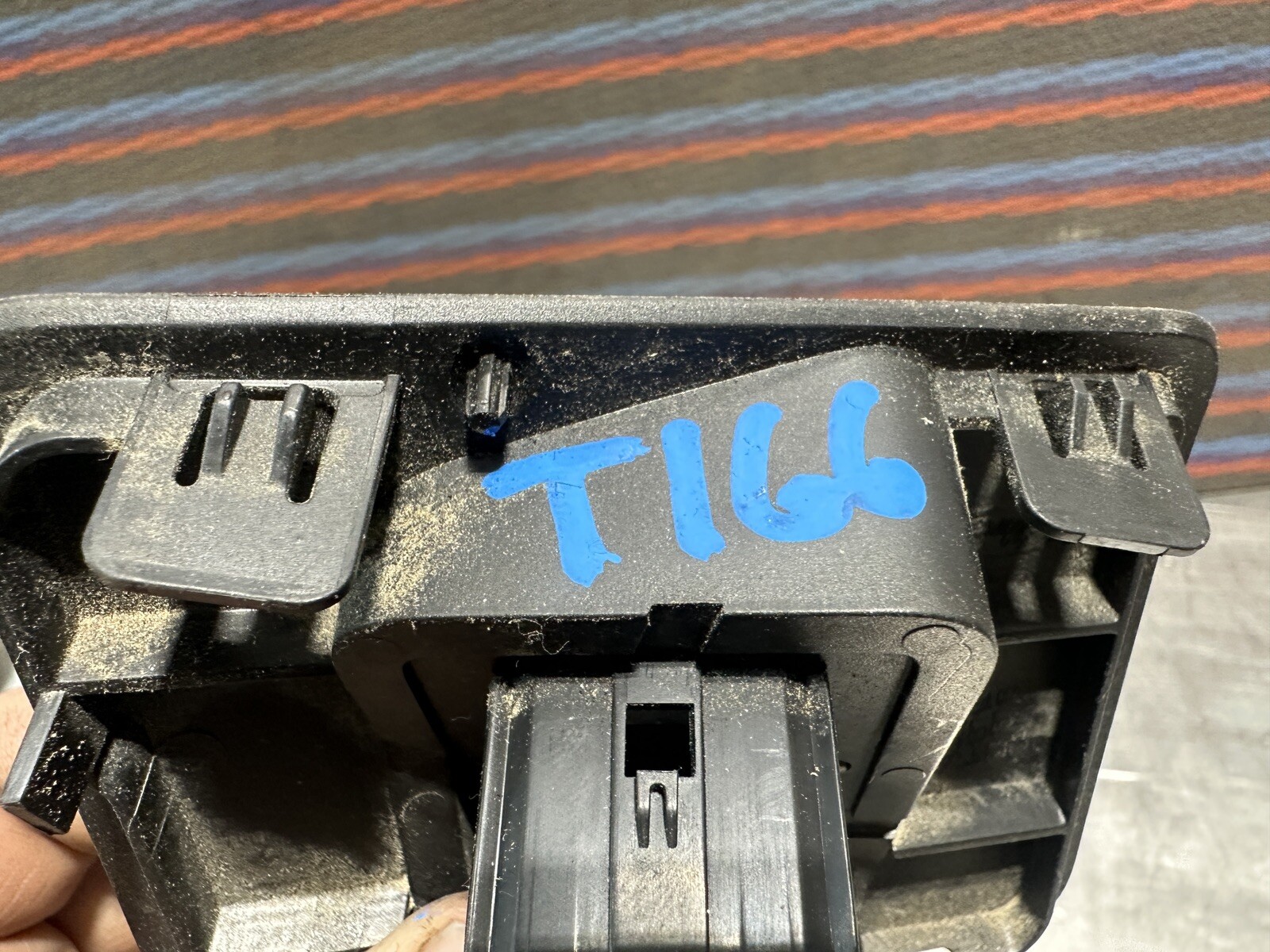 08-16 Ford F250 F350 Aux Line In Bezel Port Plug Audio Input SYNC 9C34-25044F46