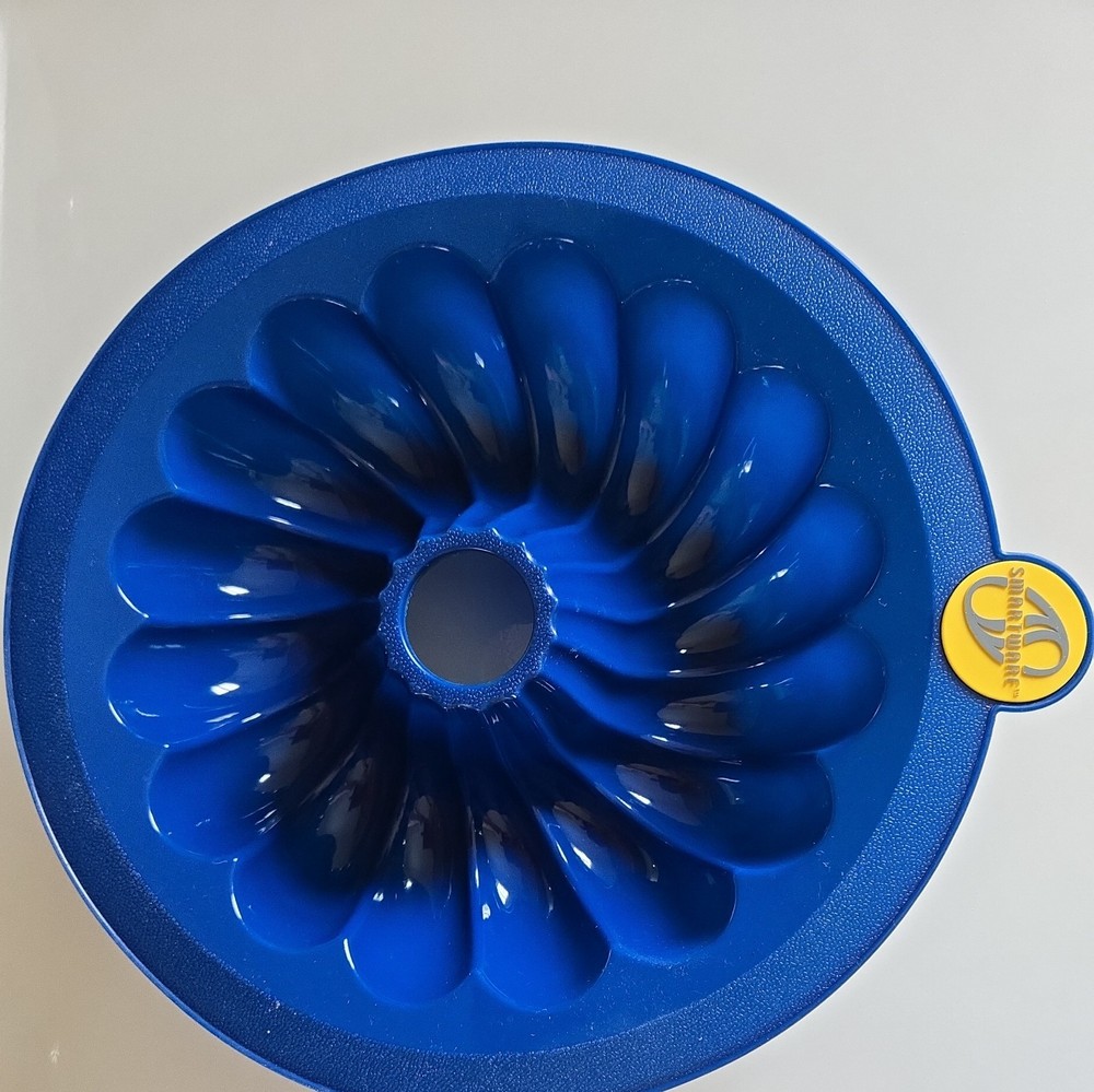 Smartware 4 Piece Basic Silicone Bakeware Set Royal Blue Bundt & 9x11 Pan