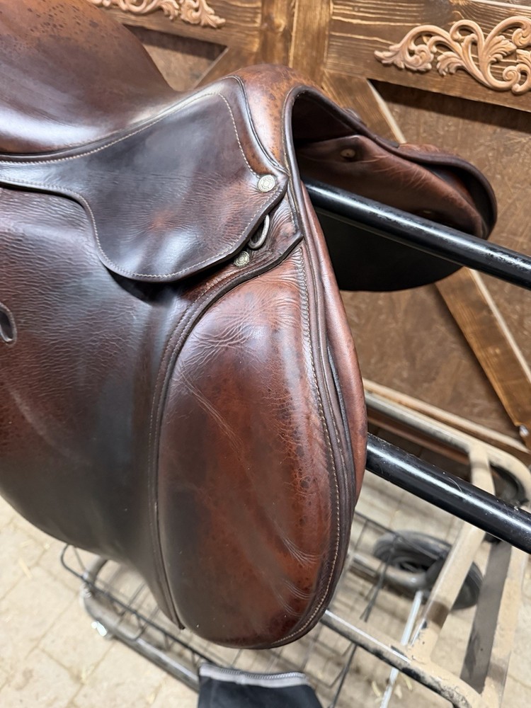 Antares Evolution Close Contact Jump Saddle 17" MW