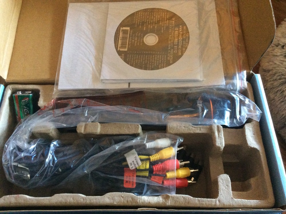 Emerson  Handheld Karaoke Microphone DVD Ixt Systems