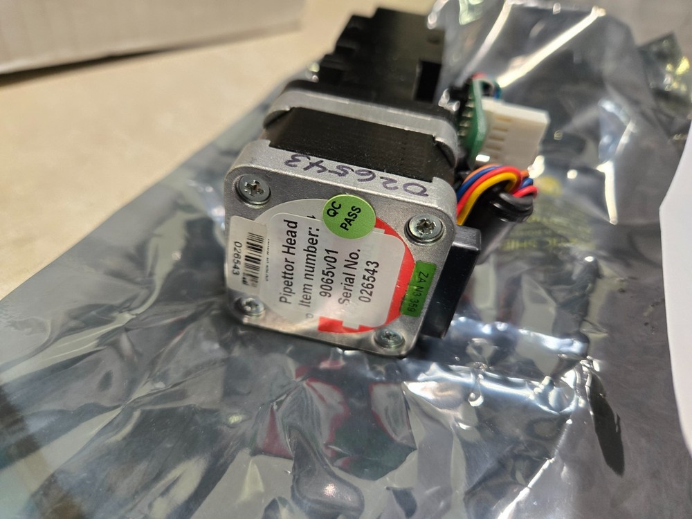 Pipettor Head 9065v01 Used