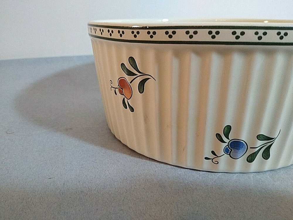 Asta 1982 floral pattern souffle dish
