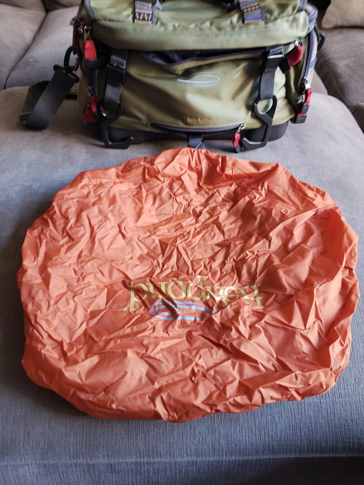 RARE! Fishpond Cloudburst Fly Fishing Olive River Gear Travel Molded Bag GREAT!